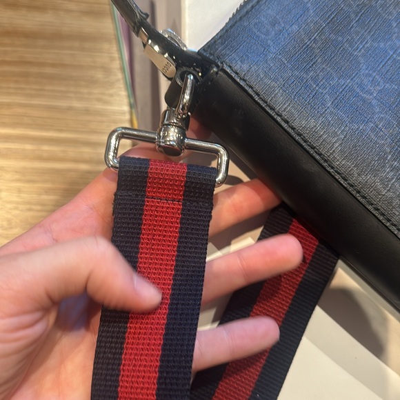 Gucci Handbag - Picture 9 of 10